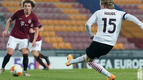 Hauge fue la figura anotando el gol de la victoria del Milan