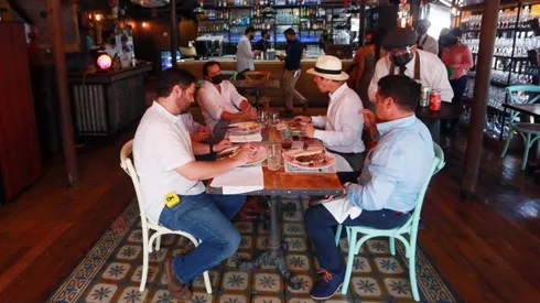 Restaurantes, cafés y análogos podrán funcionar SOLO en terrazas.