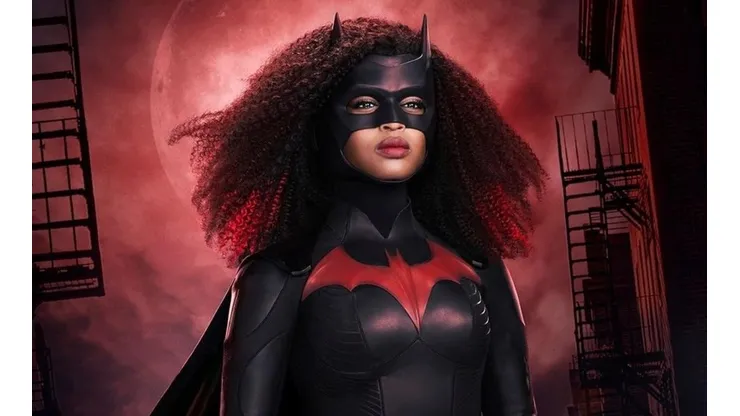 Javicia Leslie ya se había dejado ver como "Batwoman" en unos afiches de la serie.