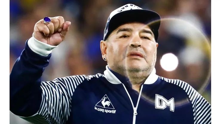 Abogado de Maradona dijo que es un milagro que siga con vida