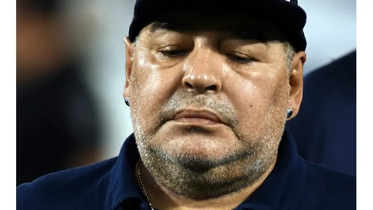 Diego Maradona deberá permanecer más de una semana hospitalizado producto de su delicada situación de salud