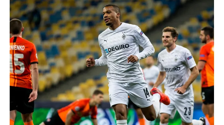 Pléa anotó un triplete en la goleada del Mönchengladbach ante el Shakhtar
