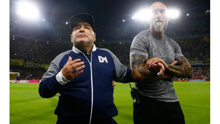 Diego Maradona fue internado en una clínica en Argentina