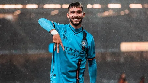 Valentín Castellanos festeja el Hat-trick