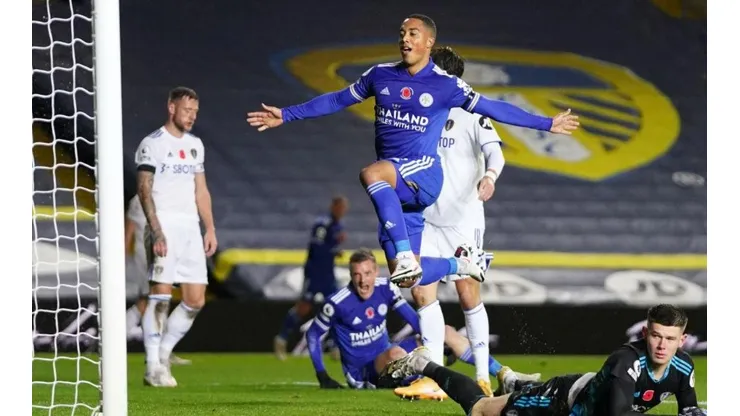 Leicester escaló hasta el subliderato de la Premier League