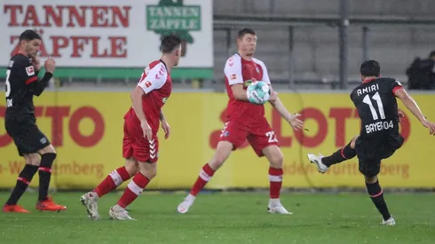 Bayer Leverkusen goleó y suma de a tres en la Bundesliga sin Charles Aránguiz.