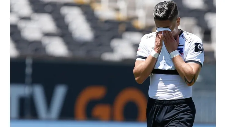 Óscar Opazo se lamenta luego de la derrota de Colo Colo ante Deportes Iquique