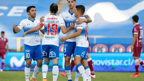 Universidad Católica derrotó a La Serena y es otra vez puntera del fútbol chileno.