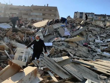 Terremoto grado 7.0 azota a Turquía y Grecia 