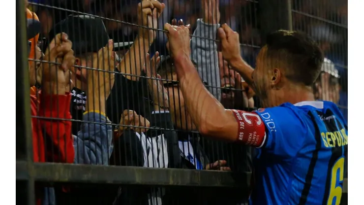 Huachipato eliminó a Deportivo Pasto en la fase anterior de la Copa Sudamericana, ahora enfrenta a Fénix en Montevideo.