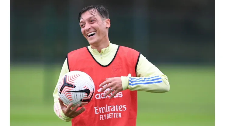 Gran gesto de Ozil