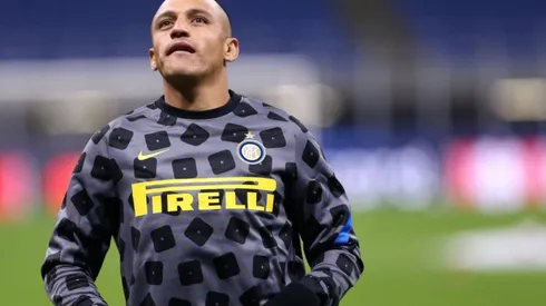 El artillero se quedó en Milán para seguir con su proceso de recuperación.