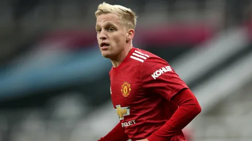 Van Basten cree que Van de Beek se equivocó al fichar por los red devils