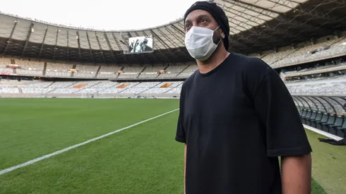 El astro brasileño anunció que se encuentra aislado y asintomático.