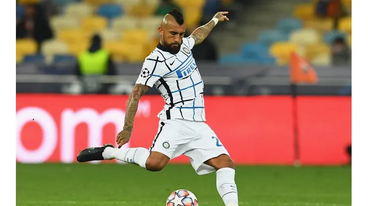 Arturo Vidal fue titular en Inter de Milán