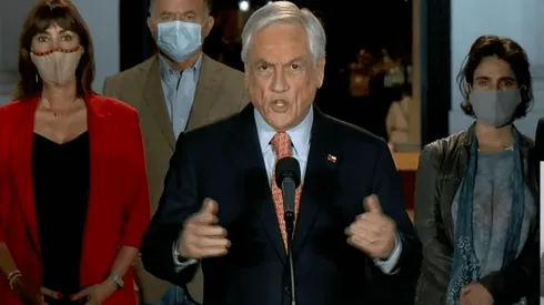 Sebastián Piñera hablando desde La Moneda.