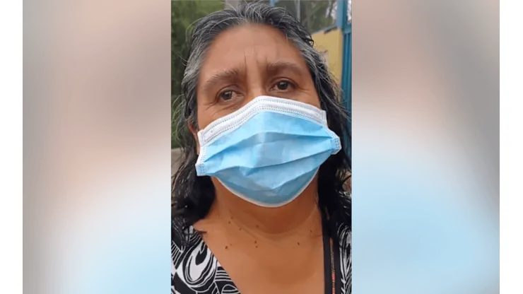 Mujer se emociona cuando le preguntan sobre lo que espera del Plebiscito