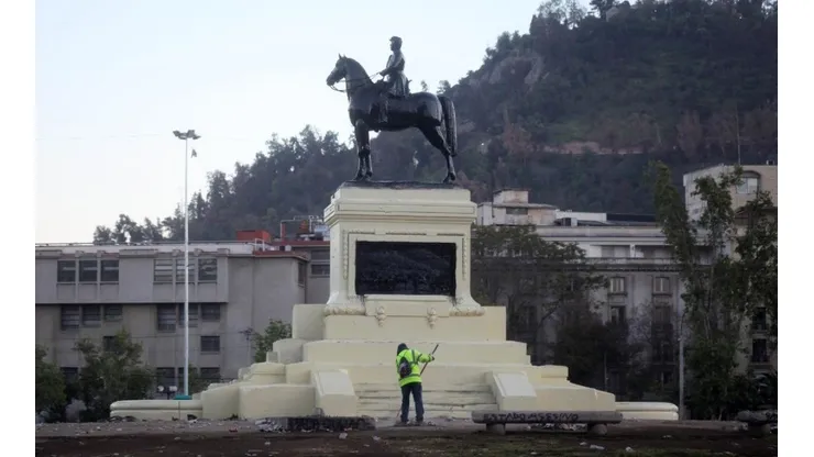 Fanáticos de Naruto quieren poner estatua del personaje en Plaza Italia / Foto: Agencia Uno