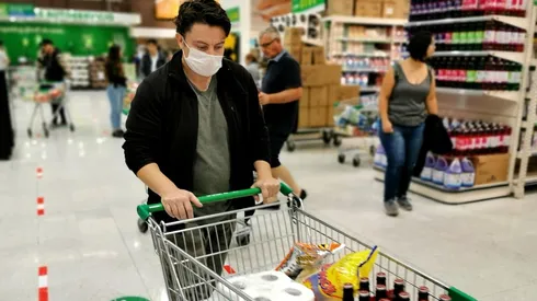 Los supermercados que no se encuentren en centros comerciales podrán abrir sin problemas