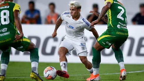 Yeferson Soteldo cumplirá dos años con la histórica camiseta 10 de Pelé en el Santos de Brasil