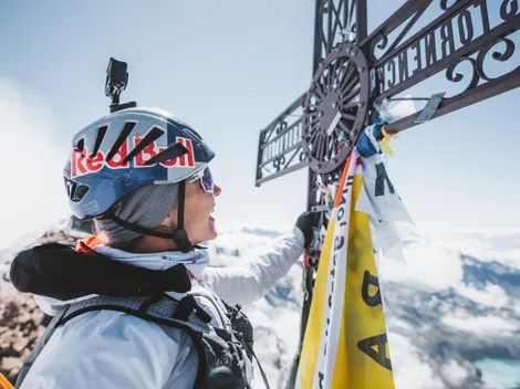 Ultramaratonista brasileña escala dos montañas de Los Alpes en 24 horas