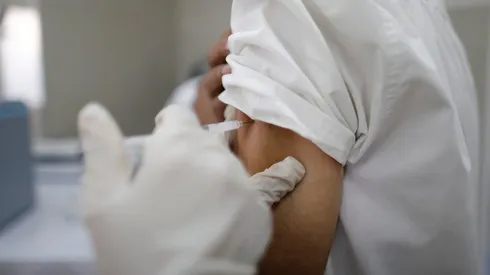 Muere brasileño que participaba en pruebas de la vacuna contra el Covid-19 | Foto: Getty Images