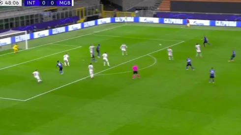 Vidal metió un pase espectacular en la apertura de la cuenta para el Inter