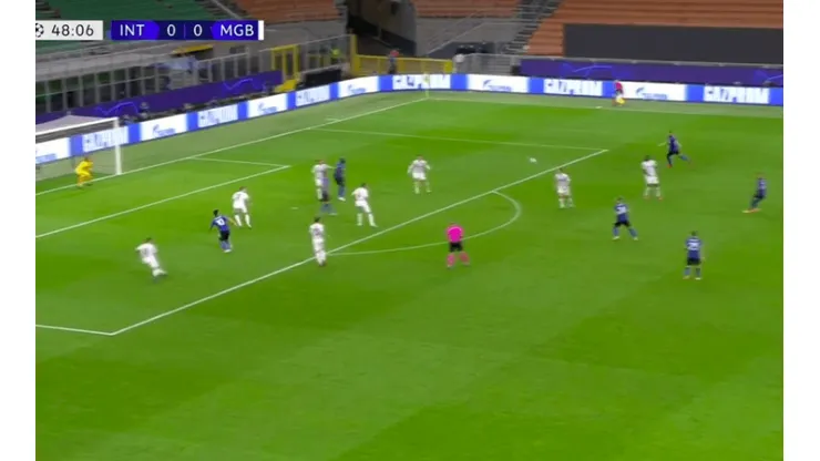Vidal metió un pase espectacular en la apertura de la cuenta para el Inter