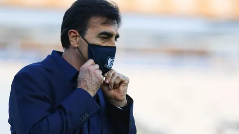 Gustavo Quinteros se echó la responsabilidad de la derrota de Colo Colo ante Jorge Wilstermann.