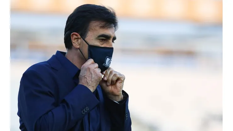 Gustavo Quinteros se echó la responsabilidad de la derrota de Colo Colo ante Jorge Wilstermann.