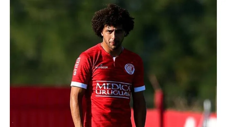 Tras decir que estaba prácticamente listo, Maxi Falcón confirmó que Colo Colo no llegó a acuerdo con Rentistas.