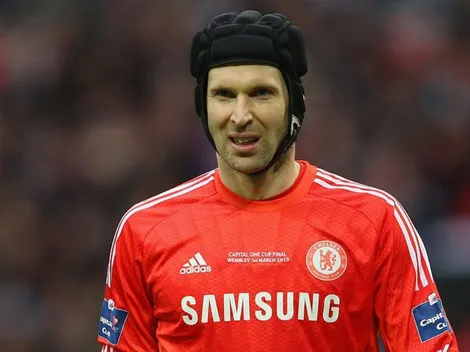 Chelsea sorprende a todos e inscribe Petr Cech en la Premier