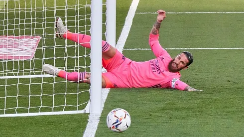 Ramos sufrió un golpe en el duelo ante Cádiz, por lo que no podrá estar en el estreno del Madrid en UCL.