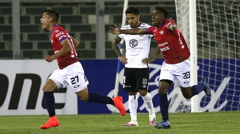 Moisés Villarroel, que tuvo un paso fugaz por Universidad de Chile, enterró a Colo Colo en la Copa Libertadores.