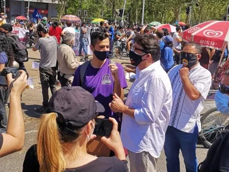 Intentan agredir a Jadue en manifestaciones en Plaza Baquedano