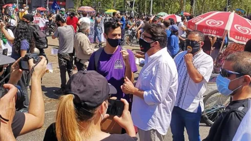 El alcalde de Recoleta indicó que estuvo aproximadamente una hora y media en Plaza Italia.
