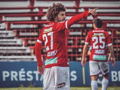 Defensor campeón en Uruguay aparece en la órbita de Colo Colo