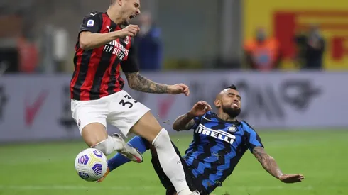 Arturo Vidal tuvo un partido difícil ante AC Milan