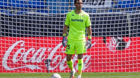 Claudio Bravo tendrá acción frente a su ex equipo, Real Sociedad.
