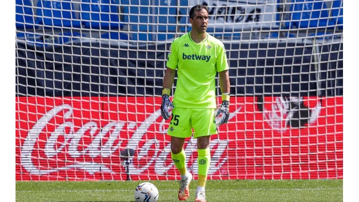 Claudio Bravo tendrá acción frente a su ex equipo, Real Sociedad.