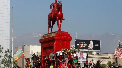 Monumento de Plaza Italia fue pintado nuevamente | Foto: Agencia Uno