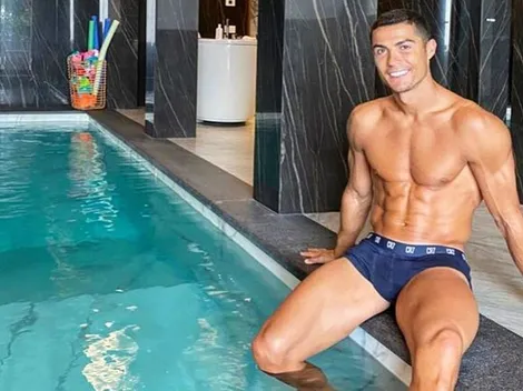 Cristiano Ronaldo envía fotos desde la piscina de la casa