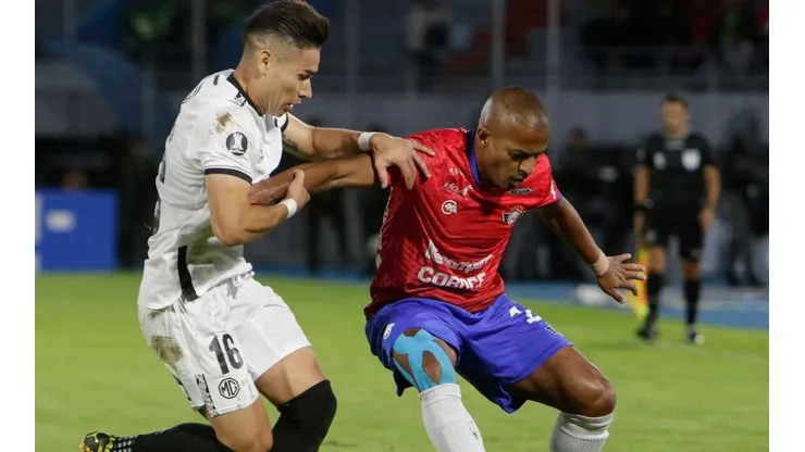 Colo Colo recibe a Jorge Wilstermann en el Monumental