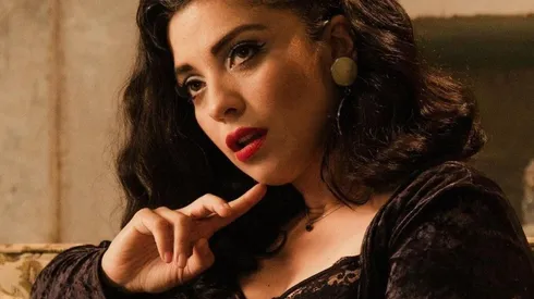 Mon Laferte recientemente lanzó una colaboración con Alejandro Fernández.