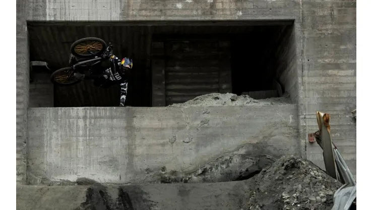 La increíble performance de Brandon Semenuk en una mina abandonada