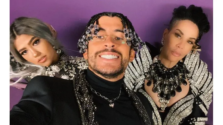 Bad Bunny, Ivy Queen y Nesi en su paso por los Premios Billboard 2020.