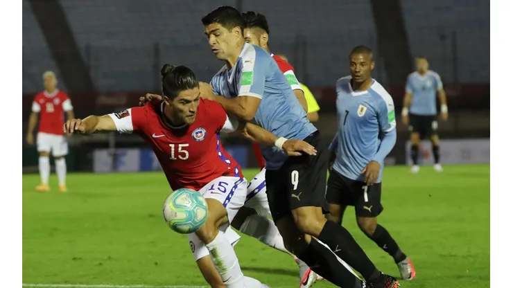 Francisco Sierralta fue uno de los puntos altos de la Selección Chilena en la doble fecha de Eliminatorias Qatar 2022. La acumulación de amarillas lo margina de la próxima jornada.