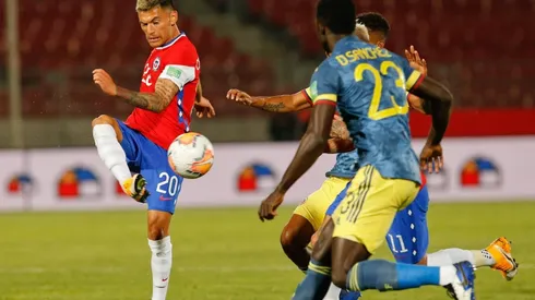 Aránguiz está siendo cuestionado por su rendimiento ante Colombia.