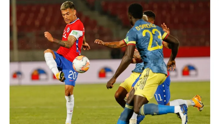 Aránguiz está siendo cuestionado por su rendimiento ante Colombia.