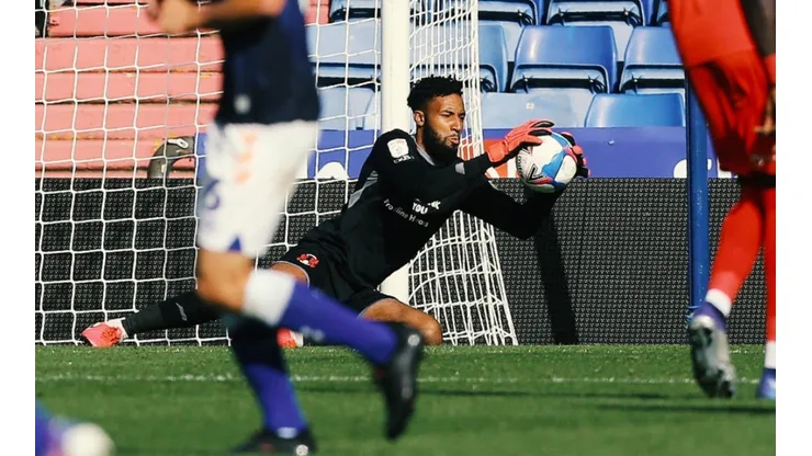Lawrence Vigouroux ha sido titular en siete partidos en la presente temporada del fútbol inglés